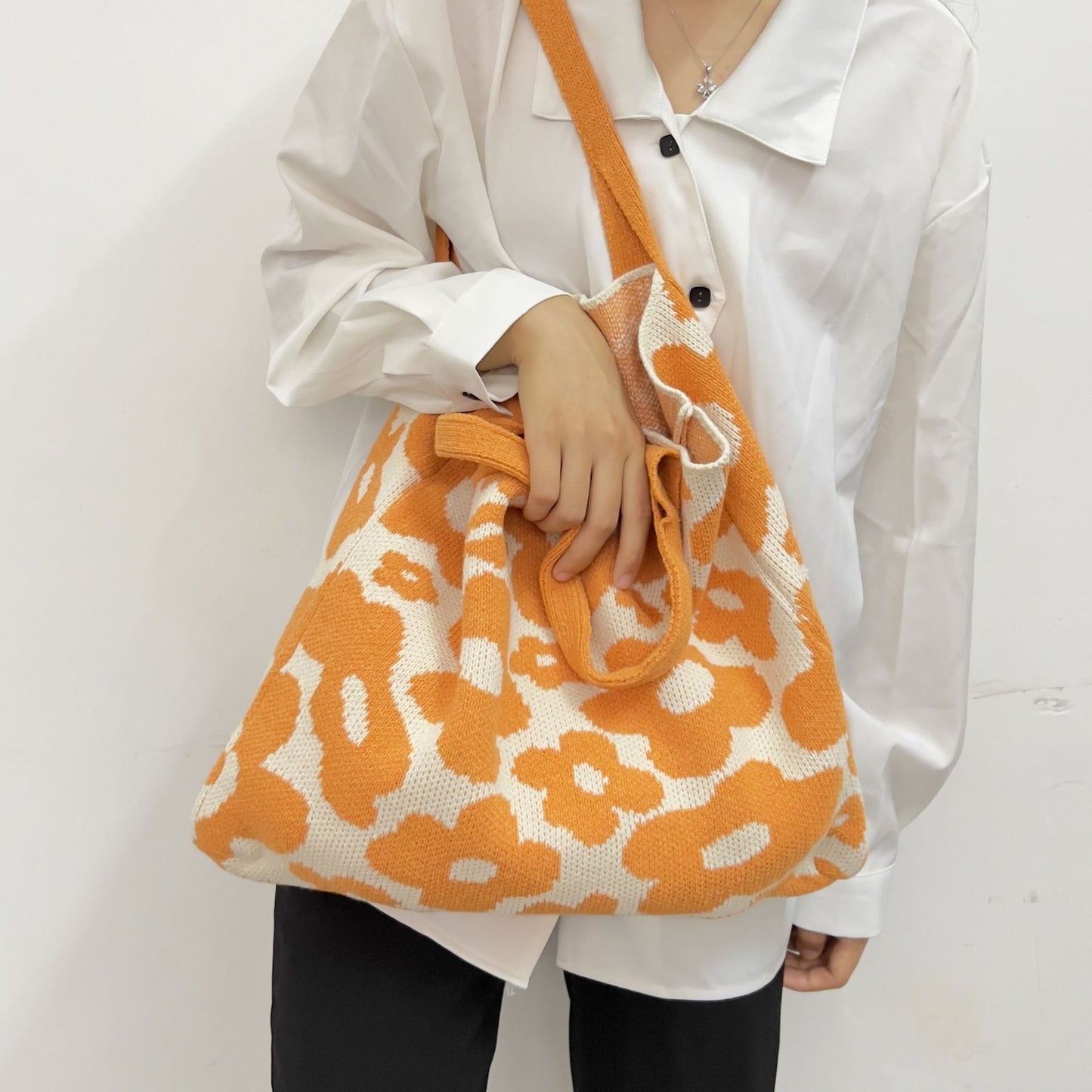 Trendy Knitted Flower Tote Bag